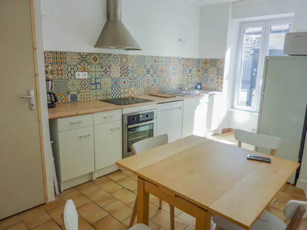 Chambre avec deux lits