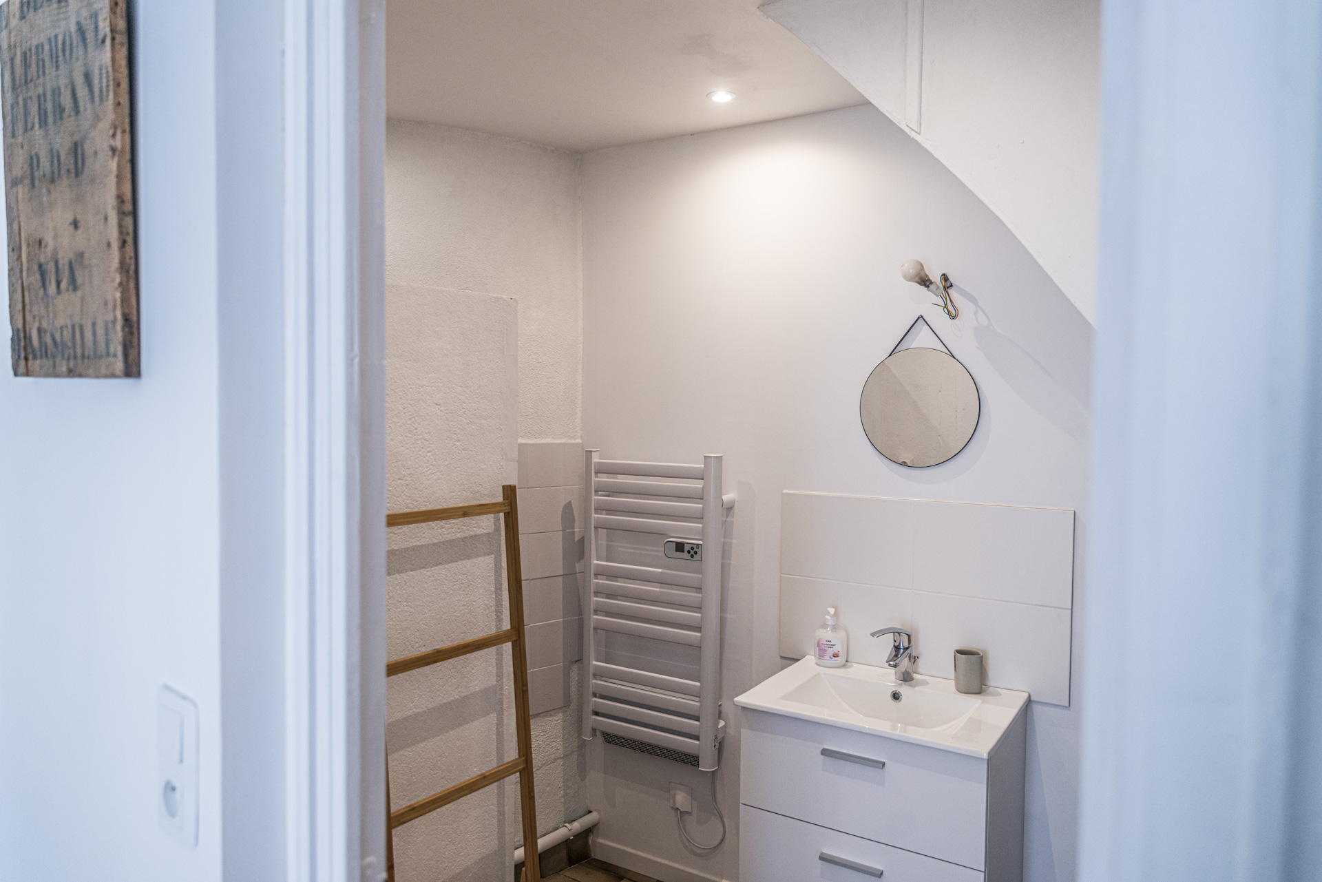 Chambre sous les toîts d'une maison en Auvergne